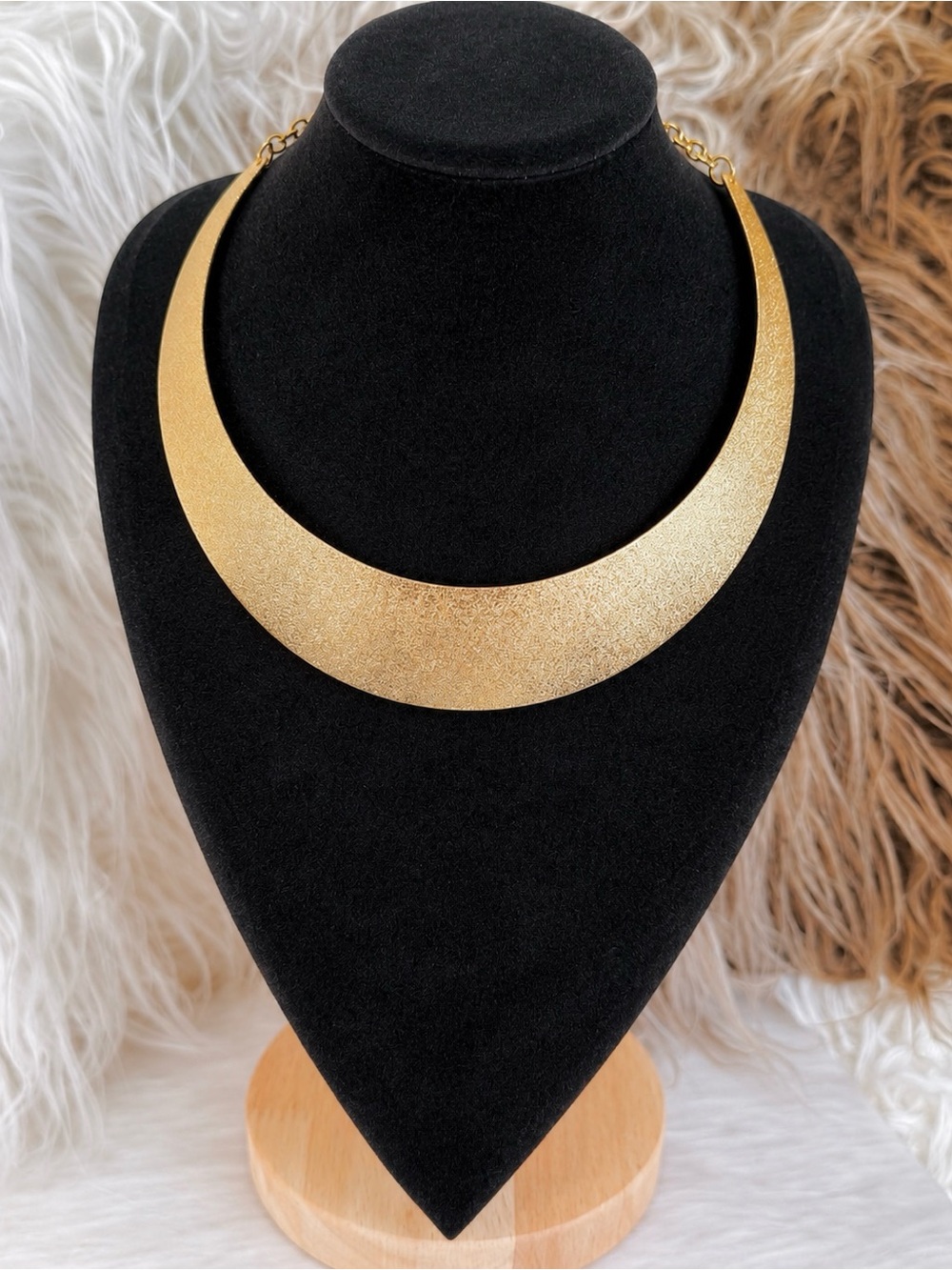 Vintage aged, goldtone, metal choker necklace